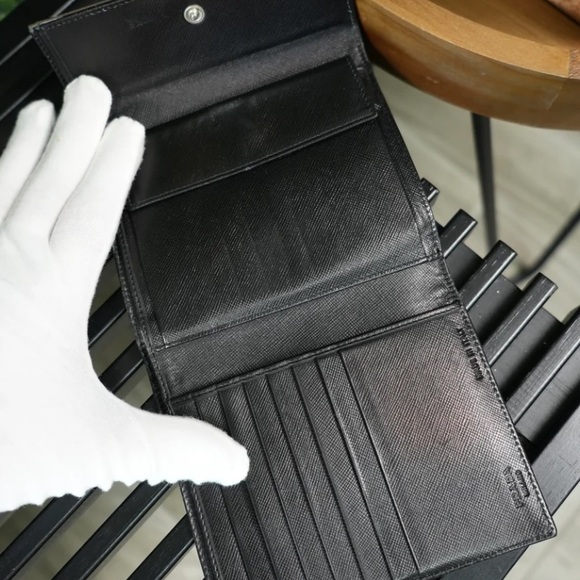 Auth Prada Gray Compact Wallet - Picture 5 of 5